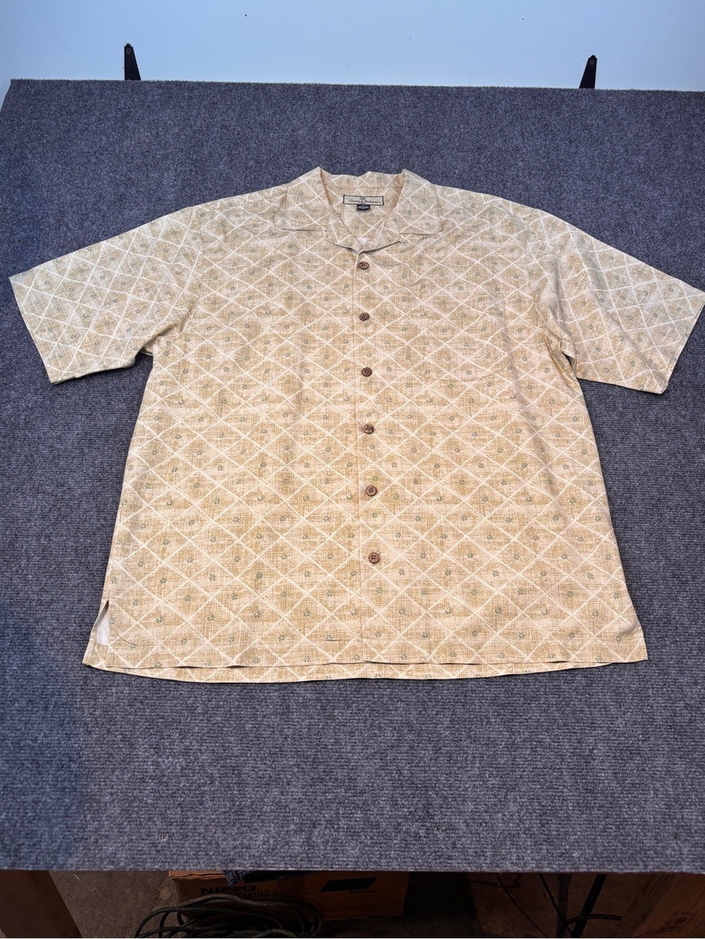 Tommy Bahama silk button down size M
